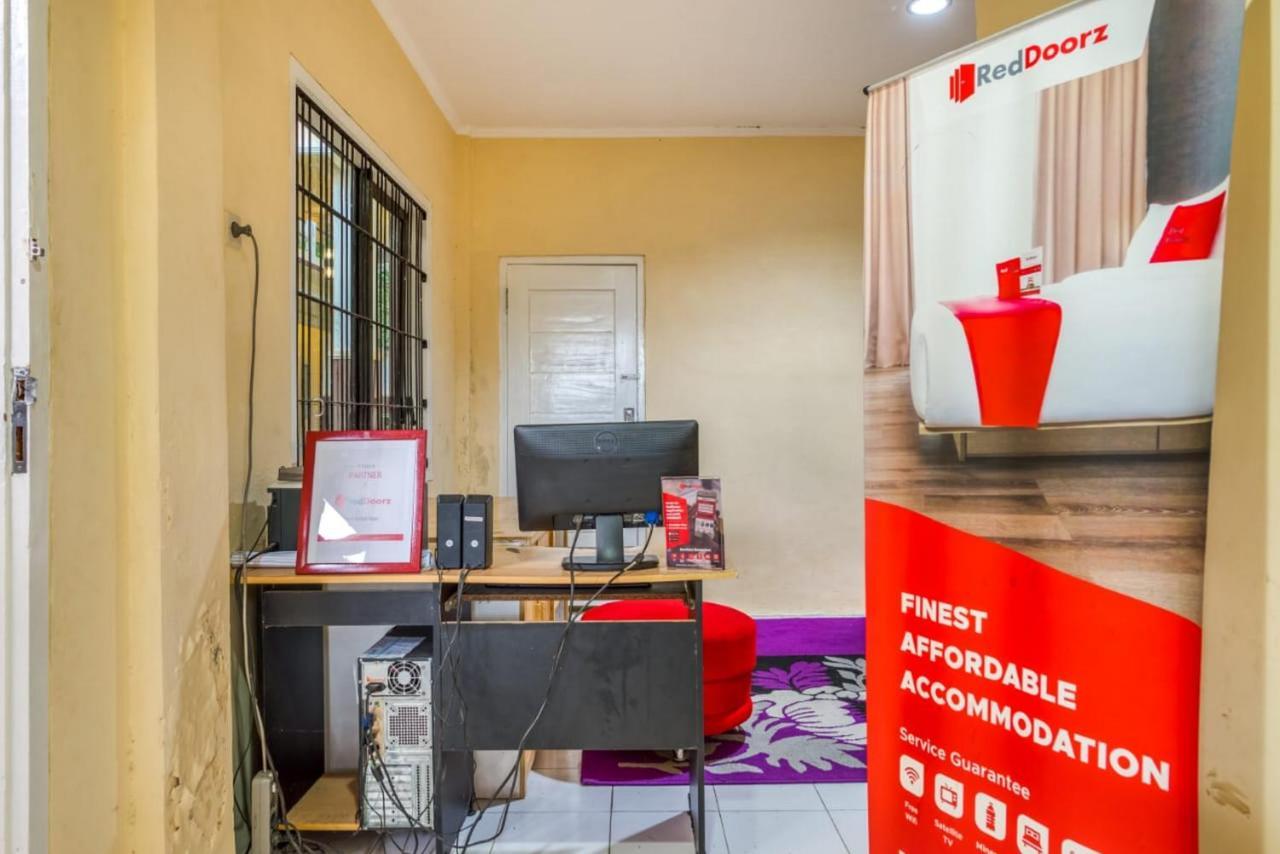 Reddoorz Syariah Near Kebon Rojo Park Blitar Hotel Ngoại thất bức ảnh